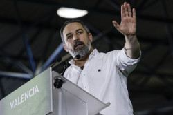 Abascal felicita a George Simion tras ganar en Ruman&iacute;a: "La libertad de expresi&oacute;n y la democracia se abren paso"