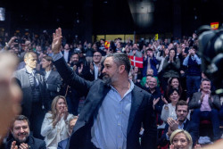 Abascal rememora la Reconquista y promete que Espa&ntilde;a ser&aacute; "el muro de Europa ante el avance del islamismo"