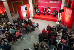 Abel Caballero: "Los socialistas tenemos que te&ntilde;ir de rojo el mapa de Cantabria en las siguiente elecciones"