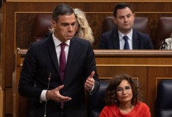 Acuerdo PPy PSOE para no llamar a comisiones a la pareja de Ayuso y a la mujer de S&aacute;nchez