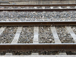 Adif,sigue con sus anuncios, dice que  licita en 2 millones la renovación de las vías secundarias en la estación de Bárcena de Pie de Concha