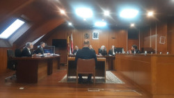 Admite violencia pero no agresión sexual a su hija y el fiscal mantiene la acusación por ambos delitos