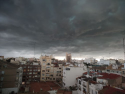 AEMET avisa de lluvias muy fuertes o torrenciales hasta el viernes en litorales Mediterr&aacute;neo y de Andaluc&iacute;a occidental