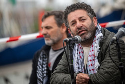 Albares se entera que el activista palestino Saif Abukeshek de la flotilla a Gaza "vuela  hacia Espa&ntilde;a"