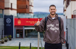 Alex Remiro: "No ven&iacute;a a la selecci&oacute;n porque tengo gente por delante a un grand&iacute;simo nivel"