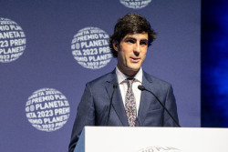 Alfonso Goizueta, finalista más joven del Premio Planeta: "Todos los escritores sueñan con recibir el Nobel algún día"