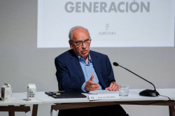 Alfonso Guerra reclama al PSOE que no apruebe la amnist&iacute;a que "condena la Transici&oacute;n" y llama "gangster" a Puigdemont