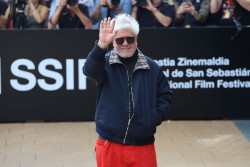  Almod&oacute;var, sobre el Premio Donostia: "Llevo 24 horas con muchas emociones, al borde de las l&aacute;grimas"
