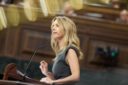 &Aacute;lvarez de Toledo justifica el ataque de Feij&oacute;o a S&aacute;nchez por el negocio de su suegro: "Moderaci&oacute;n es decir la verdad"