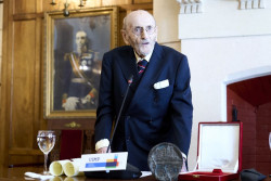 &Aacute;lvaro Pombo, Premio Cervantes 2024: "Cervantes era un pringadlo genial, no gan&oacute; ning&uacute;n premio"