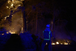 (AM) Casi 70 personas siguen confinadas este s&aacute;bado tras otra noche de lucha contra el fuego en Ourense