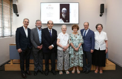 Antonio Fernández del Amor gana el Premio Gerardo Diego por un estudio de la poesía de José María Valverde
