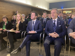Aragon&egrave;s defiende "un modelo singular como Pa&iacute;s Vasco y Navarra, ni m&aacute;s ni menos"