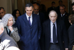 Artistas y pol&iacute;ticos despiden a Saura con tambores de Calanda: "Moderniz&oacute; el cine espa&ntilde;ol y lo internacionaliz&oacute;"