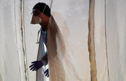 Ascienden a 16 los muertos por coronavirus en Francia y a 949 los casos confirmados