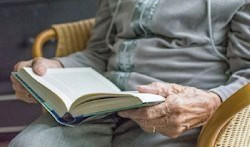 Asociaci&oacute;n de Consumidores urgen a suprimir el IVA en las residencias de ancianos ante los retrasos en dependencia