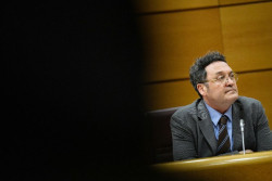 Asociaciones de jueces advierten de la "ins&oacute;lita" imagen del fiscal general en el banquillo y el "da&ntilde;o" a la instituci&oacute;n