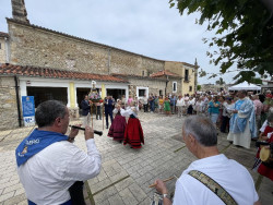 Astillero celebra Nuestra Señora de Muslera con procesiones, la feria del tomate y un parque del agua