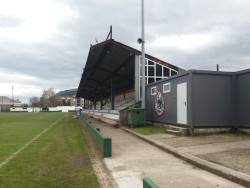 Astillero presenta el proyecto de modificaci&oacute;n de la cubierta del campo de f&uacute;tbol municipal de `La Planchada`