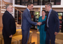 AVT ve una "infamia impensable en Europa" la foto de S&aacute;nchez y Bildu, un partido que llev&oacute; a terroristas en sus listas