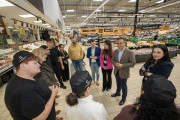 Ayuntamiento de Camargo y Carrefour Valle Real activan la fase pr&aacute;ctica del curso de carnicer&iacute;a