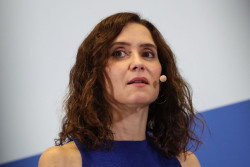 Ayuso lamenta el "ataque salvaje" a militares que segu&iacute;an la final en Navarra y espera que "todo el mundo" lo condene