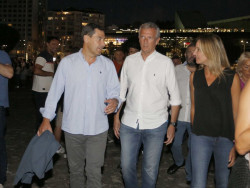 Ayuso, Revilla, Ma&ntilde;ueco  se congelan el sueldo en 2023, mientras que  S&aacute;nchez se lo sube con Falcon gratis