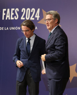 Aznar arropa este mi&eacute;rcoles a Feij&oacute;o en la clausura del congreso del PPE de Valencia, marcado por al apag&oacute;n