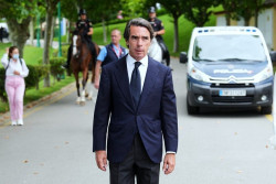 Aznar ve un "disparate" la Ley de Memoria "pactada con terroristas": "O se es leal a la Constituci&oacute;n o a Bildu"