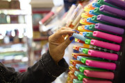 Azul, verde, naranja, amarillo y rosa, colores de subrayador m&aacute;s &uacute;tiles para estudiar la Selectividad, seg&uacute;n 123tinta.es