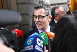 Baile de ministros Bola&ntilde;os se convierte en `superministro` convirti&eacute;ndose en ministro de Justicia, y conserva Presidencia