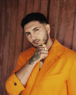 Banco Santander y Omar Montes buscan en Tik Tok crear el primer grupo musical nativo en la red