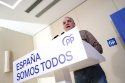Bendodo dice que S&aacute;nchez convierte la Moncloa en "la fontaner&iacute;a del PSOE" y "compra y vende voluntades"