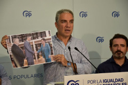 Bendodo: "La foto con Bildu va a perseguir a S&aacute;nchez toda su vida"