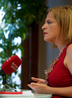 Bernab&eacute; califica de "espect&aacute;culo esperp&eacute;ntico" las negociaciones de Vox y PP y no se fija en el gobierno esperp&eacute;ntico de Espa&ntilde;a entre sanchistas y ultra izquierda