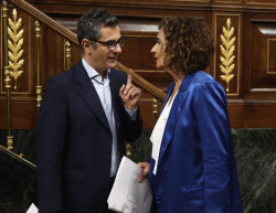 Bola&ntilde;os desautoriza a Escriva , tras la petici&oacute;n de este de centralizar tributos