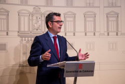 Bola&ntilde;os sigue ayudando a S&aacute;nchez a bajarse los pantalones a instancias de los delincuentes catalanes en su af&aacute;n de destruir el CNI