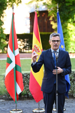 Bola&ntilde;os suaviza los insultos sobre el juez Peinado