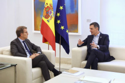 Bola&ntilde;os y Pons se suman a la reuni&oacute;n de S&aacute;nchez y Feij&oacute;o en La Moncloa para repartirse las influencias en el CGPJ