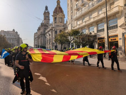 Bomberos se manifiestan en Val&egrave;ncia para denunciar la "incompetencia" y "descoordinaci&oacute;n" en la dana
