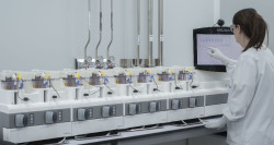 Bruselas firma con la espa&ntilde;ola Hipra la compra de hasta 4 millones de dosis de su vacuna contra el coronavirus