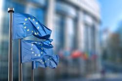 Bruselas re&uacute;ne a los Veintisiete este jueves para coordinar la liberaci&oacute;n de reservas de petr&oacute;leo