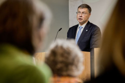 Bruselas ve "voluntad" entre las capitales para adoptar los préstamos de reparación a Ucrania