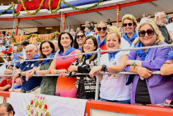 Buruaga asiste a la novillada de la Feria Taurina de Santiago