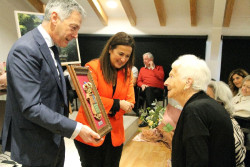 Campoo de Enmedio reconoce como Mujer del Año a María Luz Gutiérrez, vecina de Requejo de 96 años