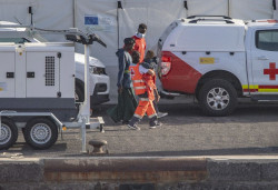 Canarias activa la contingencia migratoria y avisa de que intervendr&aacute; la Fiscal&iacute;a si no hay reparto de menores