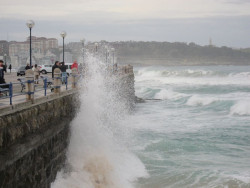 Cantabria estar&aacute; este jueves en alerta naranja por costeros con olas de siete metros