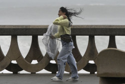 Cantabria sigue este domingo en alerta amarilla por viento y registra rachas de 112 km/h y olas de 7 metros