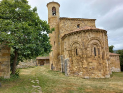 Cantabristas alerta del "deterioro" de las pinturas de la Colegiata de San Martín de Elines (Valderredible)