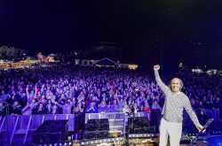 Carlos Núñez reúne a 6.000 personas en el concierto `Camino Lebaniego` que da inicio a las Fiestas de la Cruz en Potes